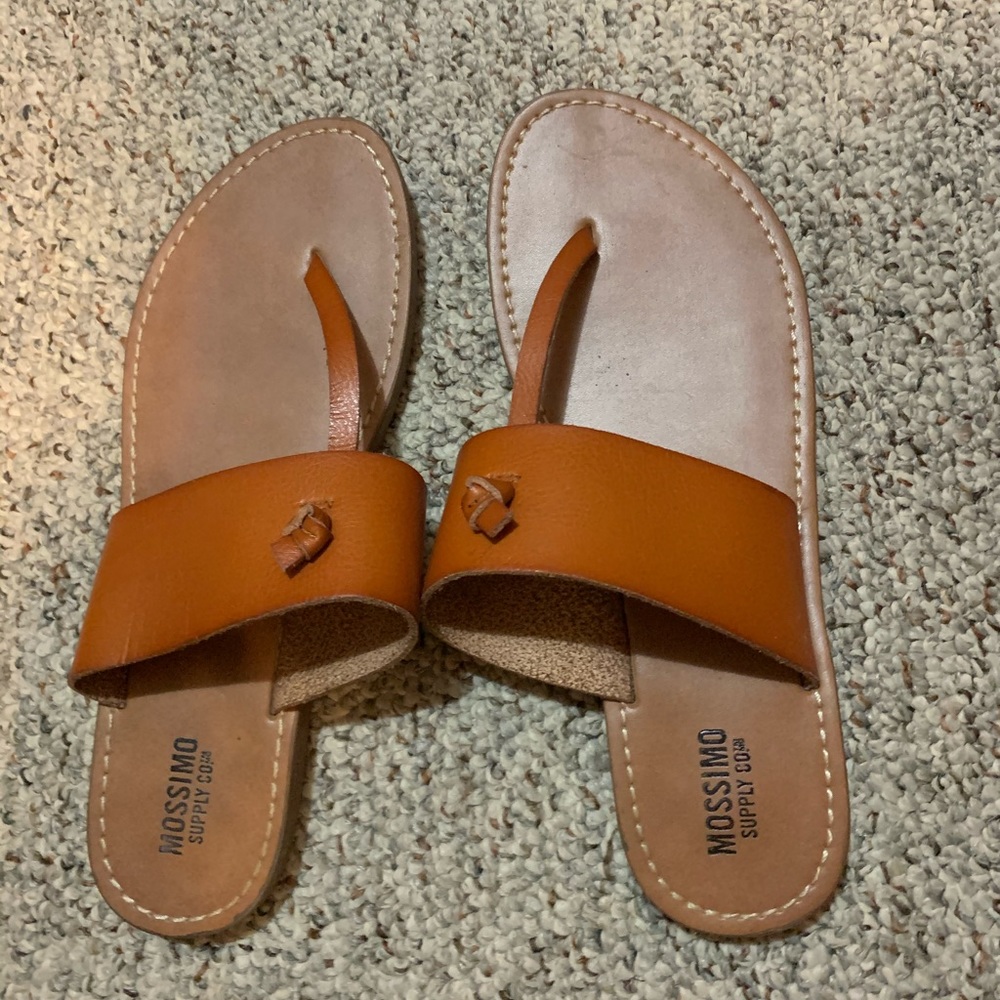 Mossimo T-thong sandal (camel size 6)